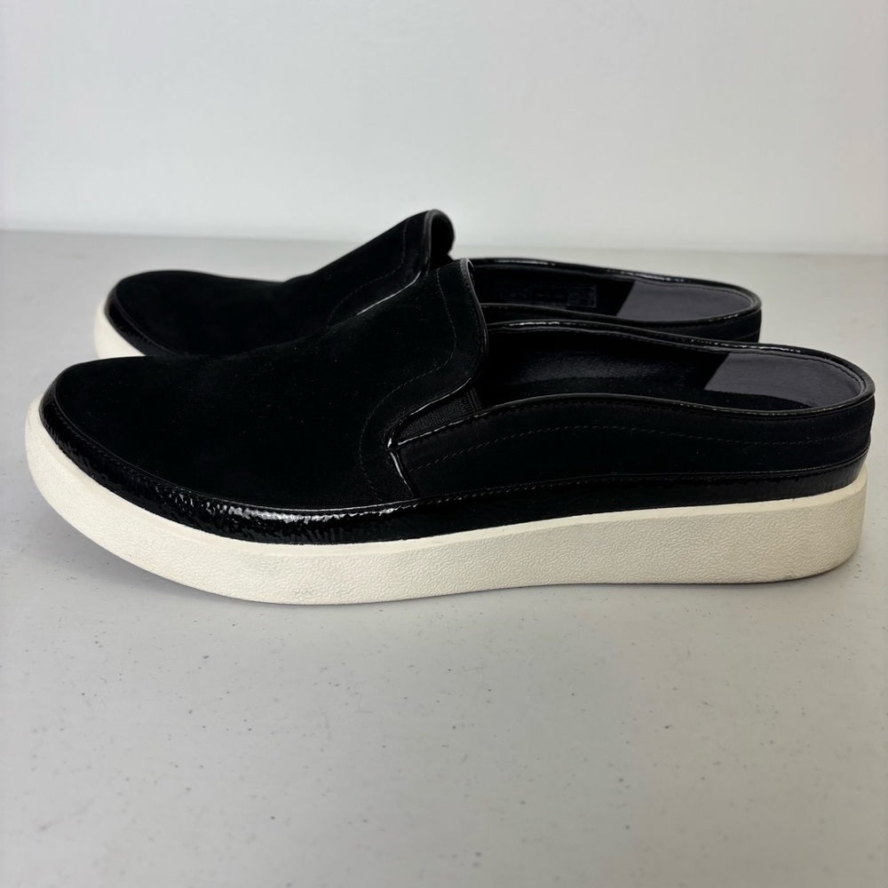 Vionic Effortless Black Slip-On Shoes